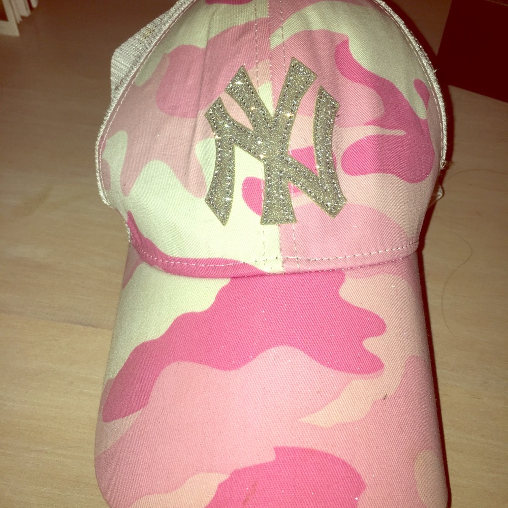 100% Authentic - Army pink NY hat!